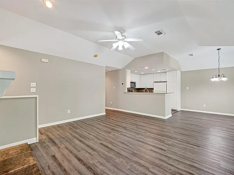 77 Woodlily Pl — Photo 6