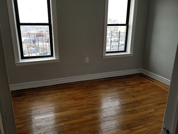 2nd image of 1202 Spofford Ave APT 6F
