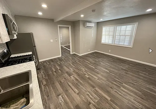 1705 G St #5 Photo 1