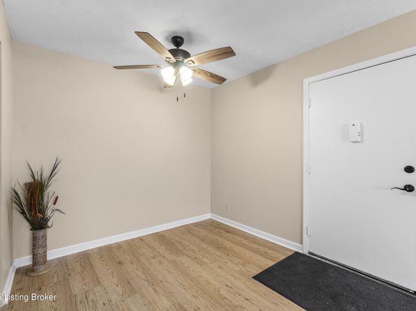 7098 Wildwood Cir APT 24, Louisville, KY 40291