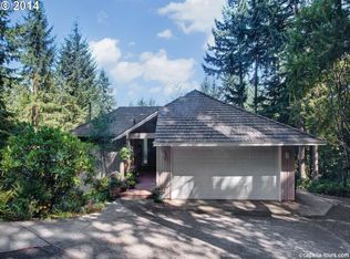2606 Hillcrest Ct, West Linn, OR 97068