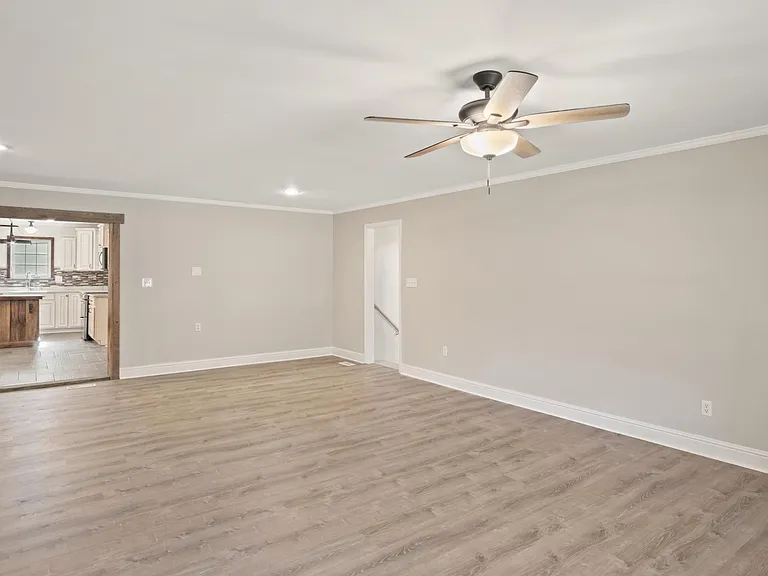 7925 Westland Dr — Photo 3