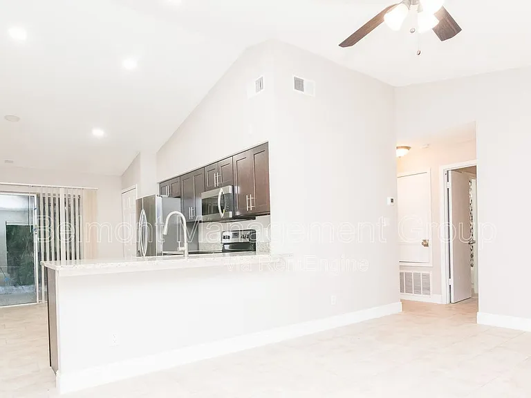 1848 Bonneville Dr — Photo 3