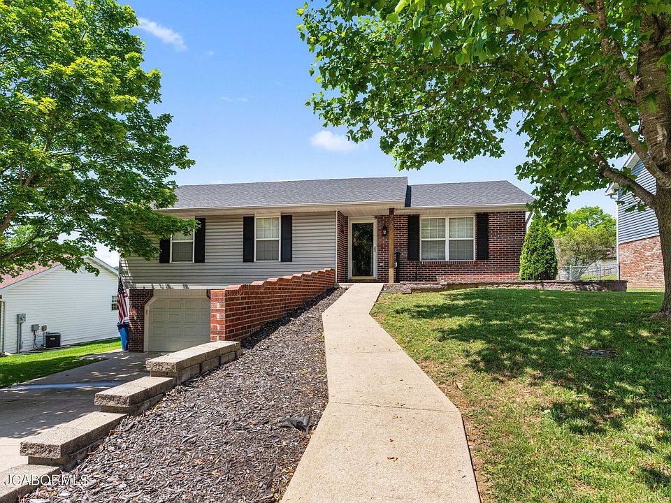 1st image of 725 Kathy Ln