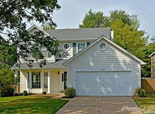 925 Shandra Dr, Ballwin, MO 63021