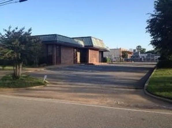 201 Baldwin Dr, Albany, GA 31707