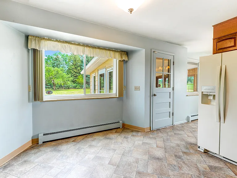 518 Clover Ln — Photo 21