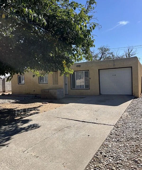 10508 Love Ave NE