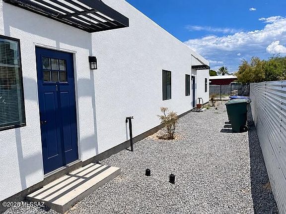 3rd image of 2720 N Hopi Pl