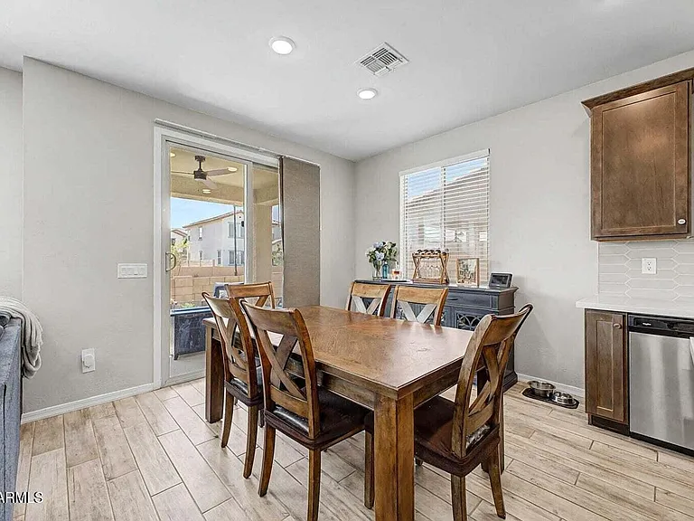 1033 S 150th Dr — Photo 6
