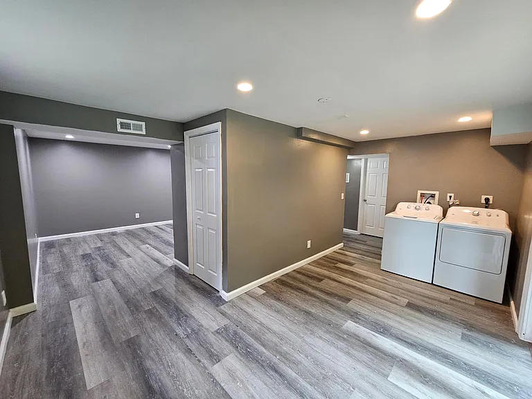 8905 Bold St — Photo 31