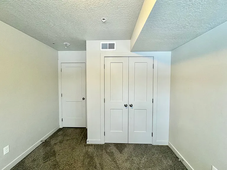 Millcreek Apartments — Photo 8