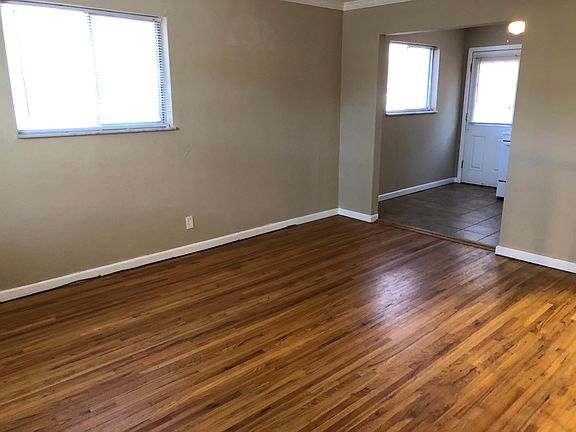 2nd image of 3106 Glenwood Ct