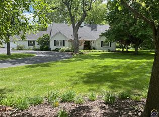 2816 SW Burlingame Rd, Topeka, KS 66611