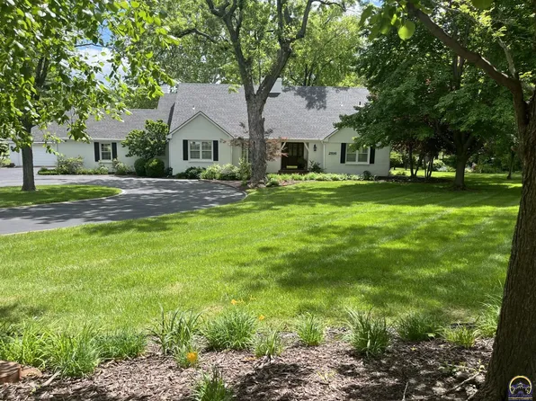 2816 SW Burlingame Rd, Topeka, KS 66611
