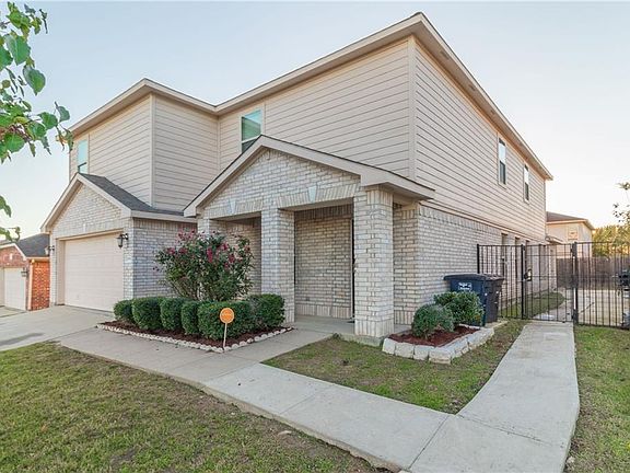 2nd image of 2604 Lucas Dr