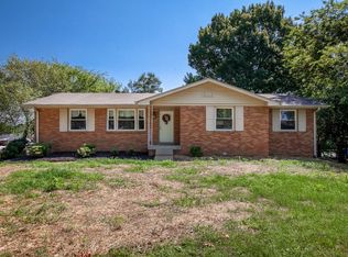 135 Maple Dr, Hendersonville, TN 37075