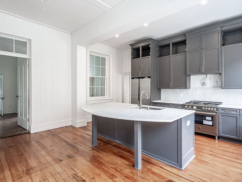1st image of 157 Wentworth St APT A