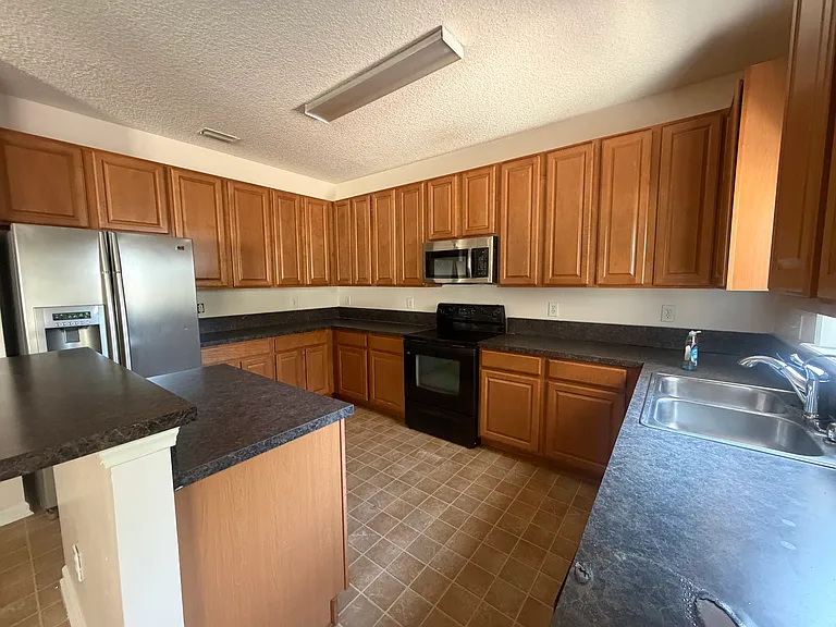 1075 Three Forks Ct — Photo 10