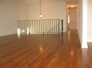 924 Northumberland Dr, Niskayuna, NY 12309