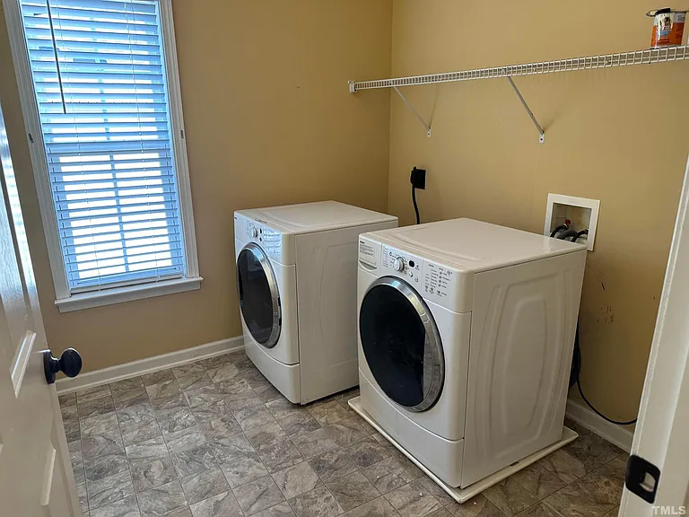 213 Bikram Dr — Photo 40