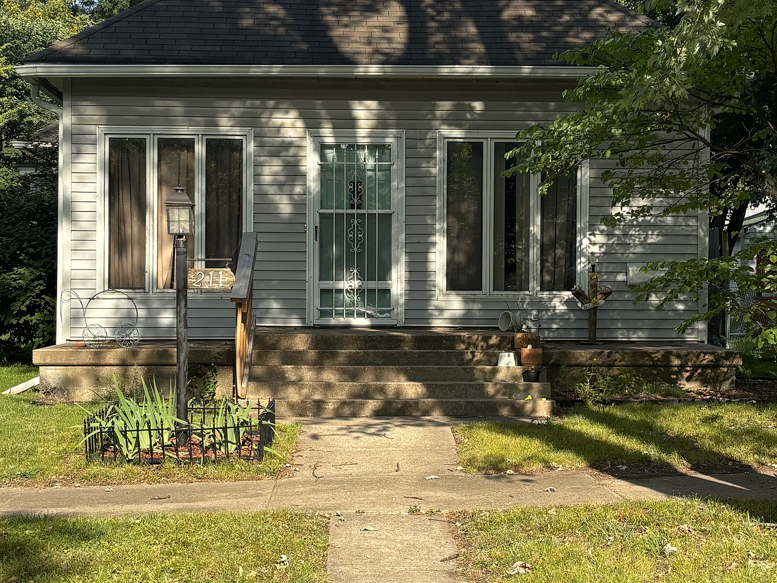 2 bed, 1608 sqft, $1,300 — Photo 1