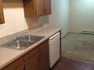 1027 W Washington St APT 8, Stayton, OR 97383