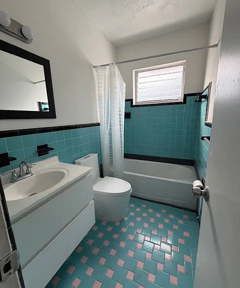 9300 E Bay Harbor Dr #204 — Photo 9