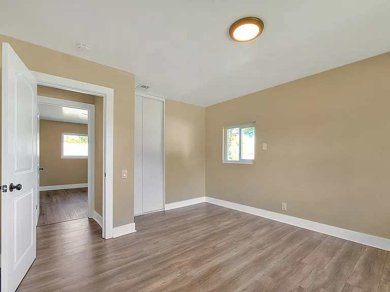340 W Caroline Ct — Photo 19