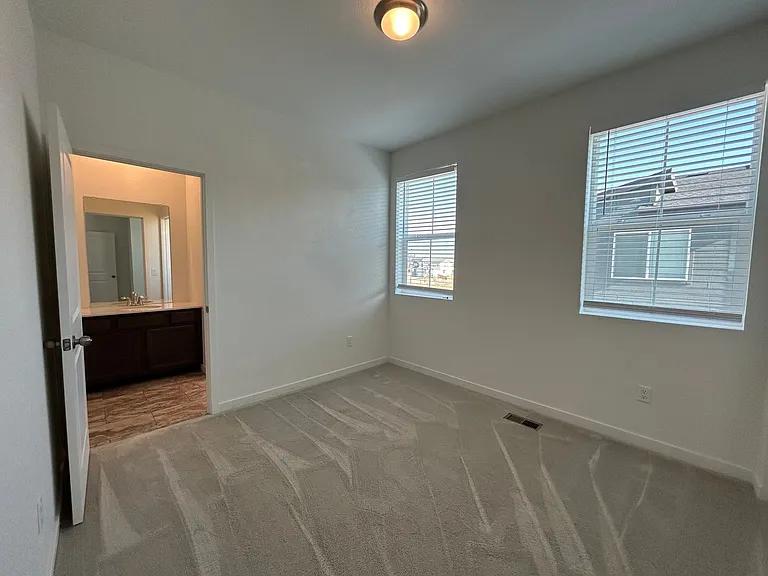 5498 Euclid Dr — Photo 11
