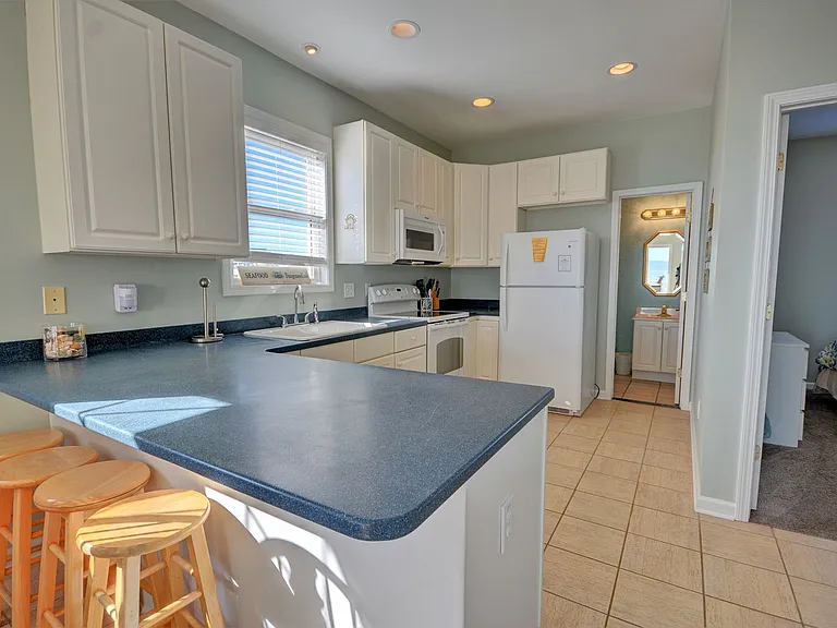 3812 Island Dr — Photo 9