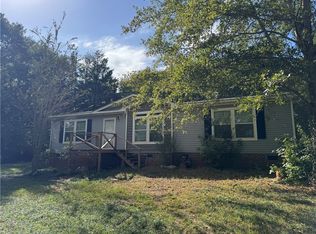 127 Ballentine Rd, Easley, SC 29642