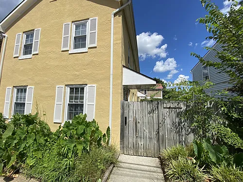 1115 Winchester St #C Photo 1