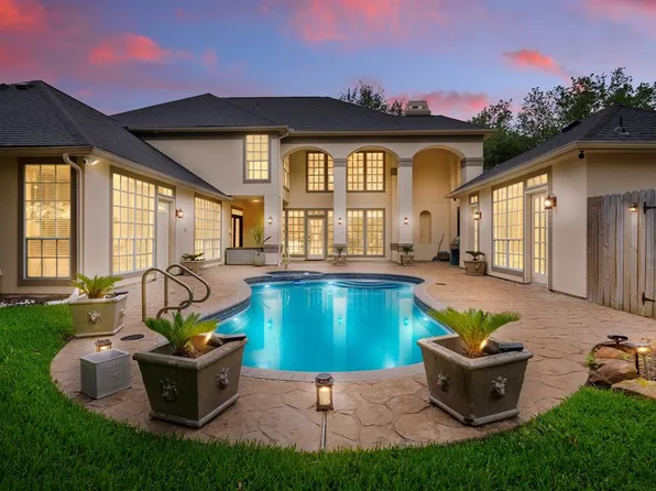 37 Rippling Creek Drive, Sugar Land, TX 77479