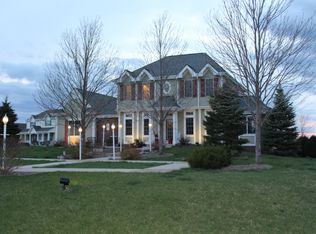 W381N8185 Rolling River Cir, Oconomowoc, WI 53066
