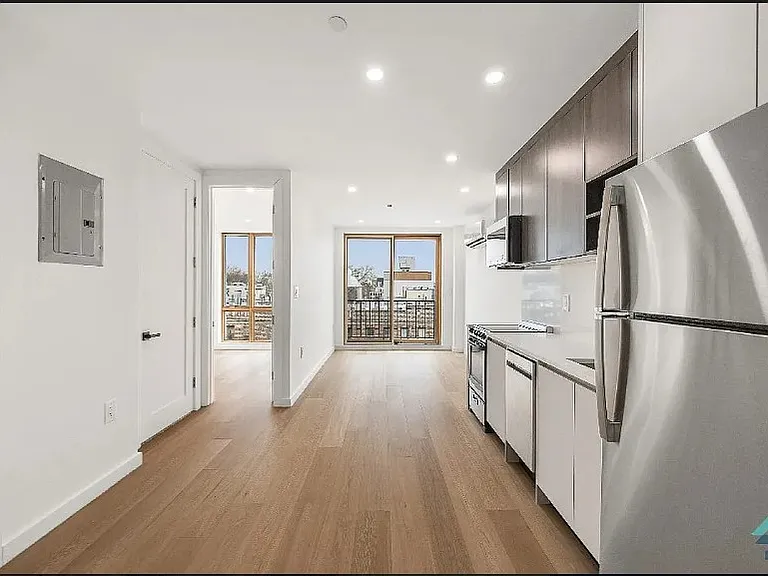 3216 Glenwood Rd #3C — Photo 1
