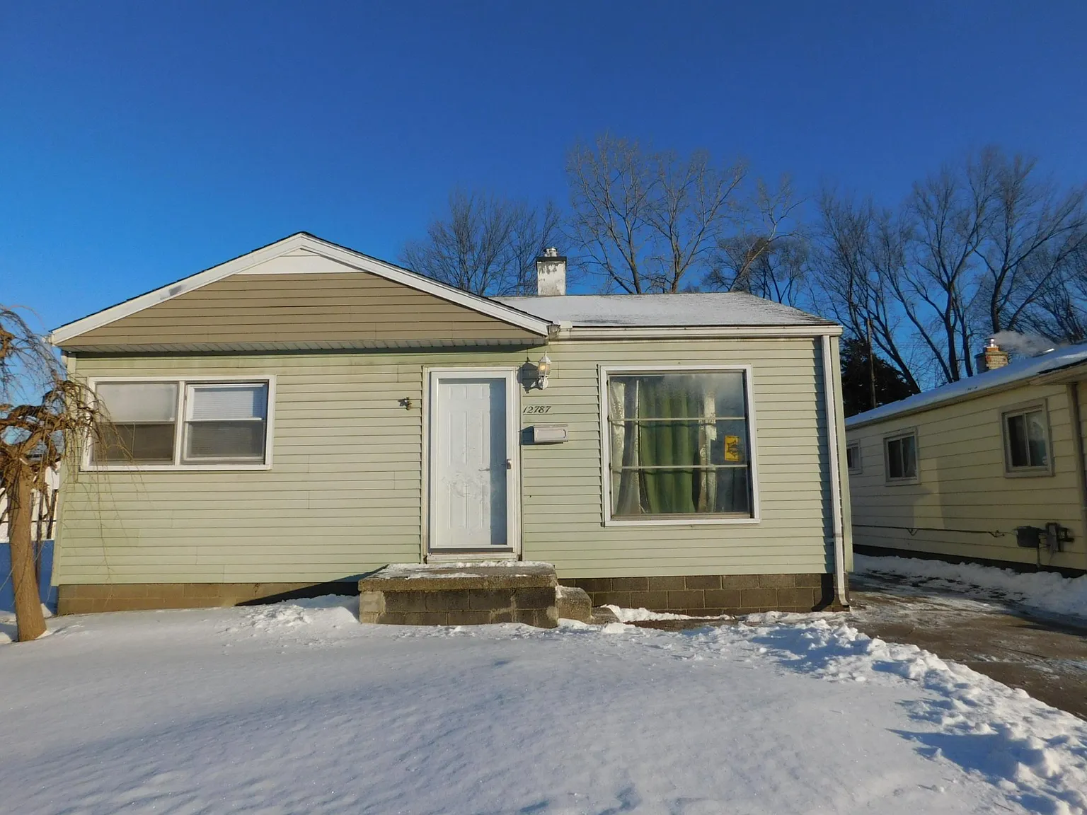 12787 Vernon Ave photo 1