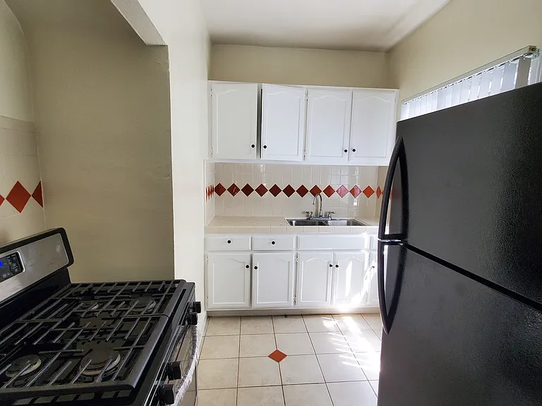 542 N Alexandria Ave #101 — Photo 7