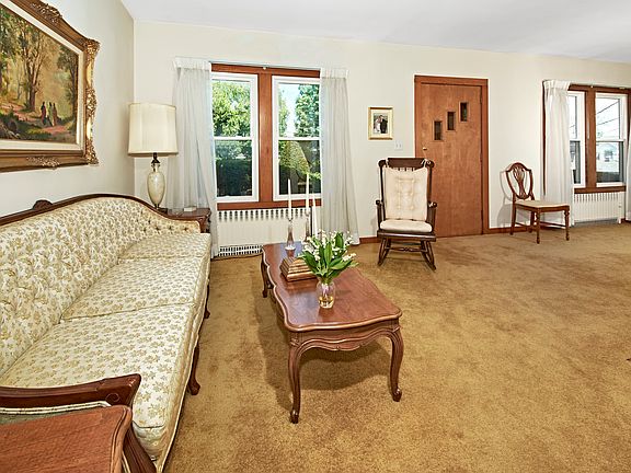 3rd image of 6 Irenhyl Ave