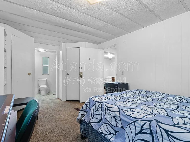 1061 Center St NW #C — Photo 16