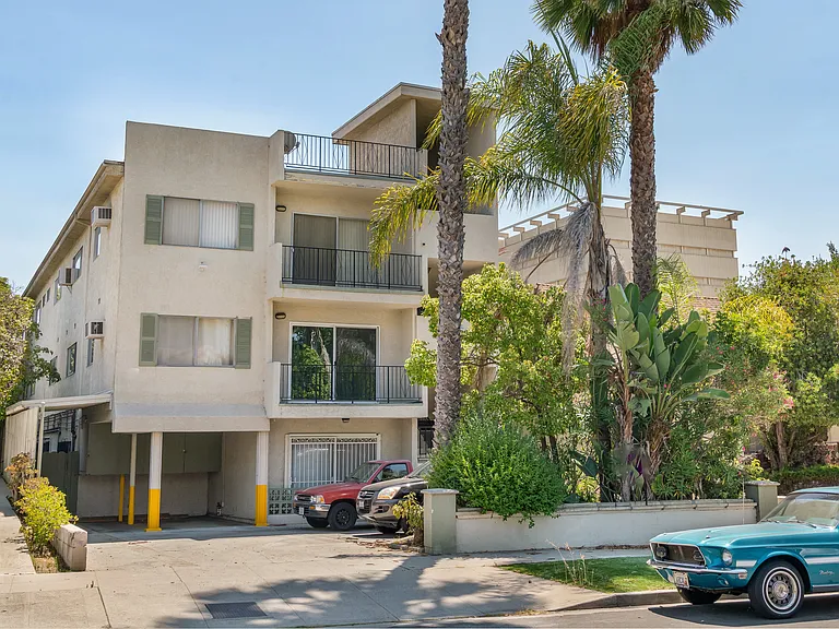 1322 S Ogden Dr #8 — Photo 1