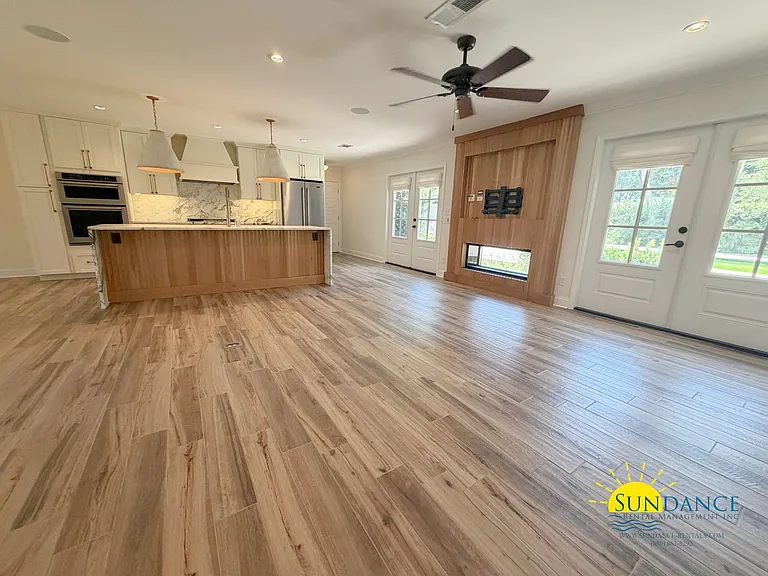 224 Yacht Club Dr NE — Photo 3