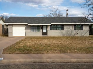 1408 Floydada St, Plainview, TX 79072