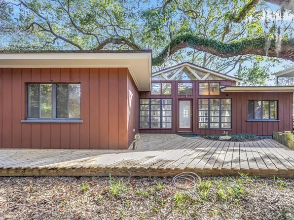 367 Mashes Sands Rd, Panacea, FL 32346