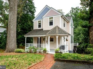 2375 N Edgewood St, Arlington, VA 22207