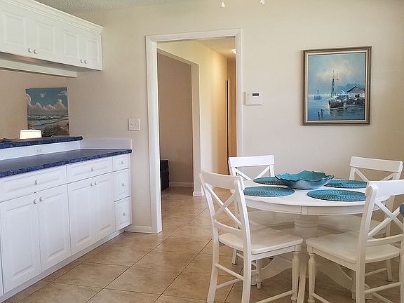 4th image of 410 S Naranja Ave