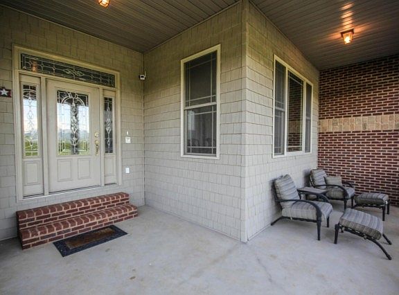 3rd image of 4023 Walland Gap Dr