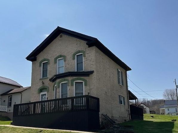 214 Jarvis St, Bowerston, OH 44695