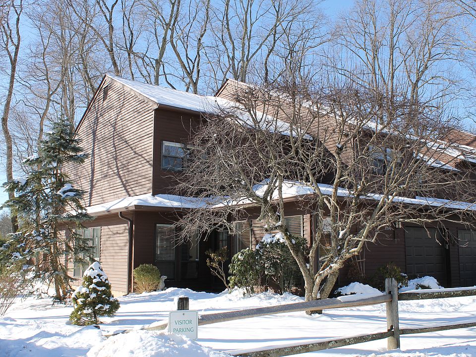 1st image of 194 Woods Brooke Cir