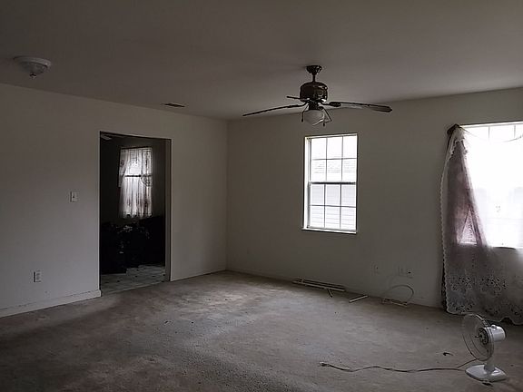 5th image of 840 W Brevard St